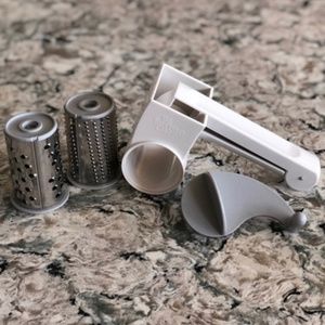 The Pampered Chef Cheese Chocolate Grater Large/Small Barrel 4 Piece Set EXC!